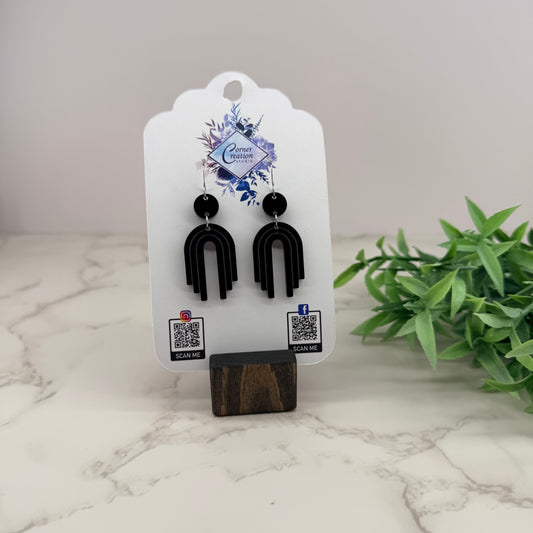 Deep Arch Black Earrings