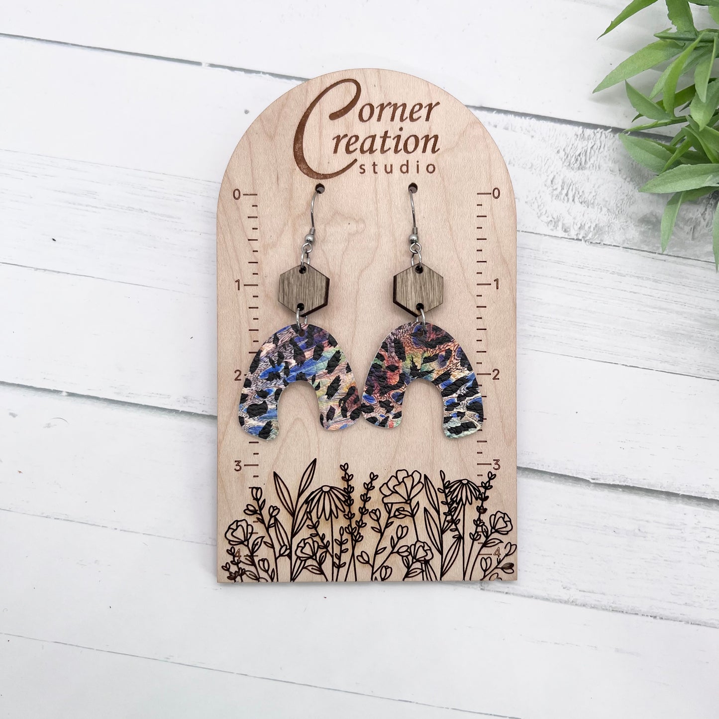 Arch Leather Earring