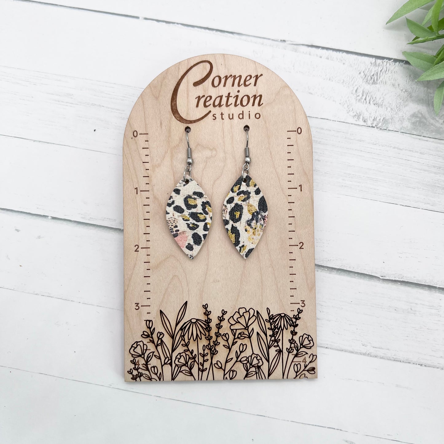 Pointed Oval Earring