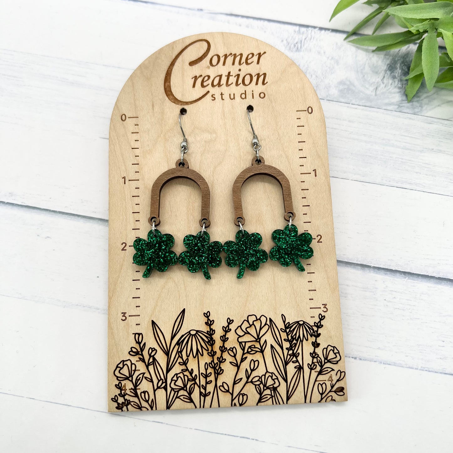 Arch St. Patrick's Day Earringa