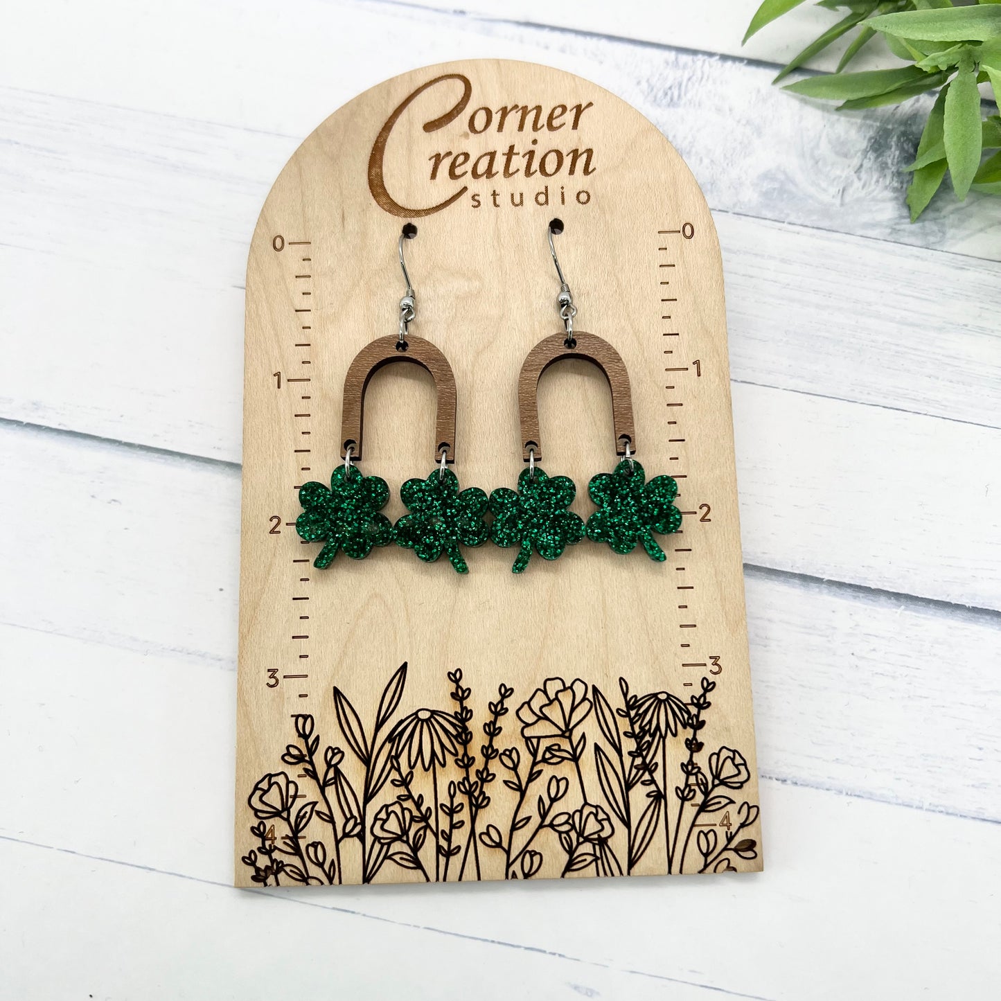 Arch St. Patrick's Day Earringa